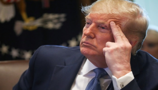 ترامب خلال اجتماع للحكومة في البيت الأبيض- رويترز