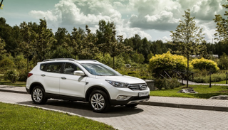 إحدى سيارات 