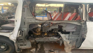 الانفجار وقع جراء لصق قنبلة على جانب السيارة 