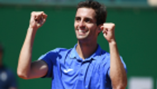 بينولاس يفوز ببطولة سويسرا المفتوحة للتنس على حساب شتيبي