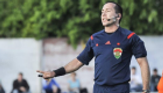 فيديوجراف.. صديق البطاقات الصفراء يدير قمة الأهلي والزمالك