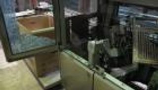 الحوثي يدمر مصنع ألبان بالحديدة ويصوب إرهابه لـ"التحيتا"