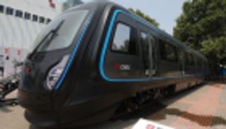 إنترنت بلمس النافذة.. خدمة في قطار جديد بالصين