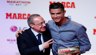 كريستيانو رونالدو مع فلورنتينو بيريز رئيس ريال مدريد