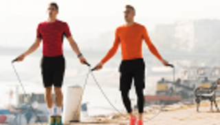 القفز بالحبل.. مفتاح الرشاقة وإنقاص الوزن