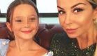 لاصطحابها ابنتها.. طرد نجمة إيطالية من مطعم بسردينيا