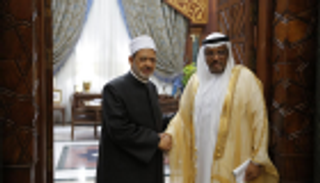 سفير الإمارات بمصر يهنئ شيخ الأزهر بعودته من رحلته العلاجية