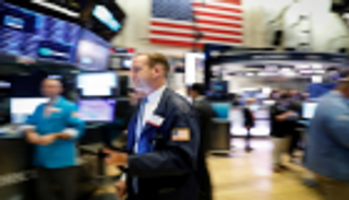 تغريدات ترامب التجارية تهبط بـ"وول ستريت" عند الفتح