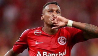 المحترف البرازيلي - إيدنيلسون