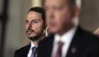 صهر أردوغان.. مهندس انهيار الاقتصاد التركي