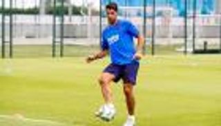 سواريز ينهي إجازته الطويلة ويعود إلى تدريبات برشلونة