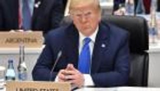 ترامب يشعل حرب التجارة مع الصين برسوم صغيرة على سلع بـ300 مليار دولار