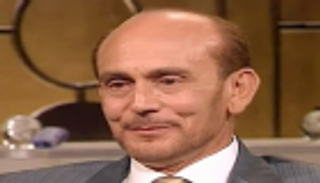 محمد صبحي عن شائعة وفاته: أتلقى العزاء في المسرح