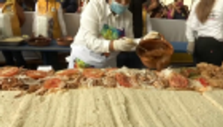 بطول 72 مترا.. المكسيك تعد أكبر شطيرة "تورتا" في العالم