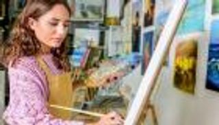 الإبداع النسائي يتفوق على "الرجالي" في المزادات