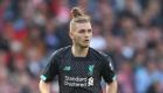 إيليوت لاعب ليفربول الجديد يعتذر لهاري كين