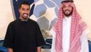 ياسر القحطاني يشيد بتجديد عقد الدوسري مع الهلال السعودي