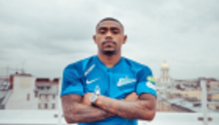 صفقة مالكوم تتحول إلى مسلسل ساخر "ثلاثي الأبعاد"