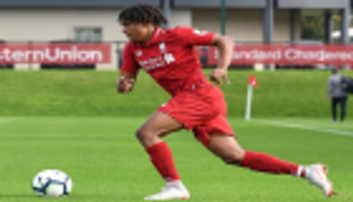 والد ياسر العروسي يؤكد رغبة نجله في تمثيل الجزائر