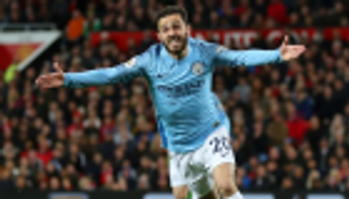 كاريكاتير.. الفيفا يطيح بإنجازات بيرناردو سيلفا وأليسون