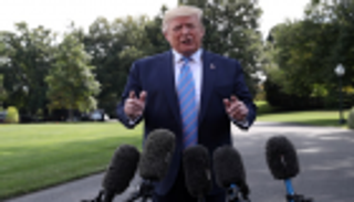 ترامب يدافع عن الرسوم الجمركية: لا تشكل عبئا على المستهلك