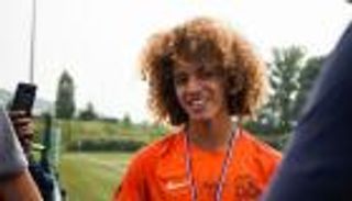 المجبري ذو الأصول التونسية على أعتاب مانشستر يونايتد