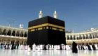 الورود وماء زمزم في استقبال حجاج برنامج ضيوف خادم الحرمين