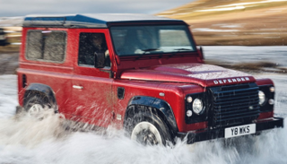 لاند روفر  طراز “Defender Works V8 – 70th Edition” 