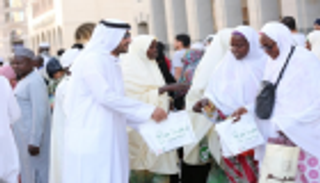 25 ألف وجبة على روح الشيخ زايد بالمدينة المنورة