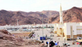 "الرُماة" جبل يخطف أنظار الحجاج في المدينة المنورة