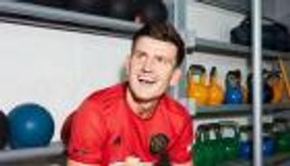 مانشستر يونايتد يعلن تعاقده مع ماجواير في صفقة قياسية