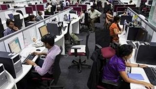 قطاع الخدمات الهندي شهد نموا ملموسا خلال الشهر الماضي