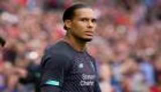 فان ديك يحذر ماجواير بعد كسر الرقم القياسي كأغلى مدافع في العالم