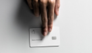 فيديو.. طرح بطاقة ائتمان أبل لعدد محدود من المستخدمين