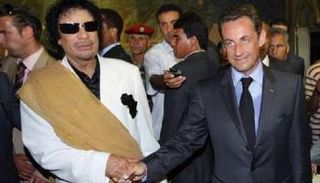 نيكولا ساركوزي والقذافي- أرشيفية