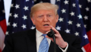 ترامب يطالب المركزي الأمريكي بخفض "أكبر وأسرع" للفائدة