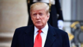 ترامب يزور جرحى "دايتون".. ومتظاهرون في استقباله