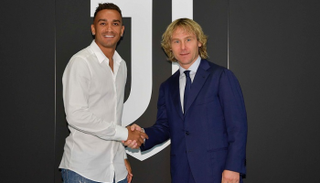 دانيلو في يوفنتوس بشكل رسمي