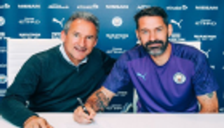 مانشستر سيتي يختتم الميركاتو الصيفي بضم كارسون