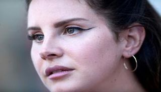 المغنية الأمريكية لانا ديل ري