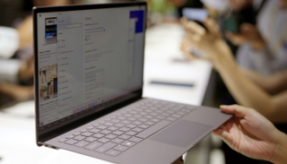 جهاز حاسوب جالاكسي Book S