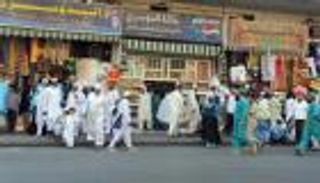 وفرة في السلع التموينية بالمتاجر السعودية لخدمة الحجاج 