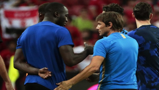 لوكاكو وكونتي