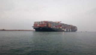 قناة السويس تستقبل أكبر سفينة حاويات في العالم