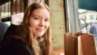 رعب في الباهاماز.. ٣ قروش تلتهم أمريكية