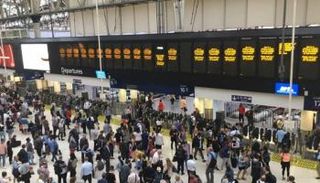 انقطاع الكهرباء يشل حركة القطارات في بريطانيا