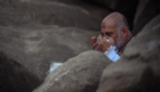 رذاذ الماء يخفض الحرارة 7 درجات في عرفات