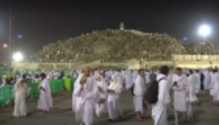 سوريون على عرفات يدعون من أجل السلام في إدلب