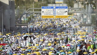 جمعية البر بجدة توزع مليون عبوة ماء على الحجاج