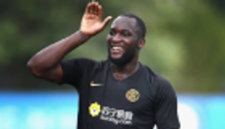 لوكاكو يستهل مشواره مع إنتر بـ"سوبر هاتريك"